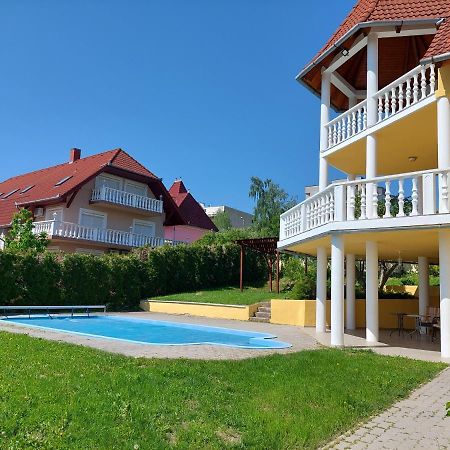 Villa Laar Heviz Bagian luar foto