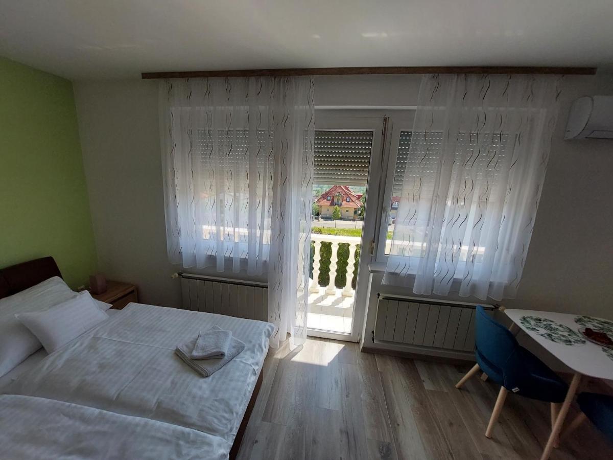 Villa Laar Heviz Bagian luar foto