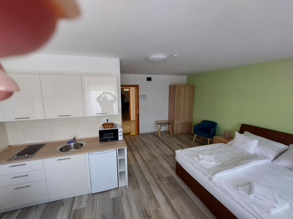 Villa Laar Heviz Bagian luar foto