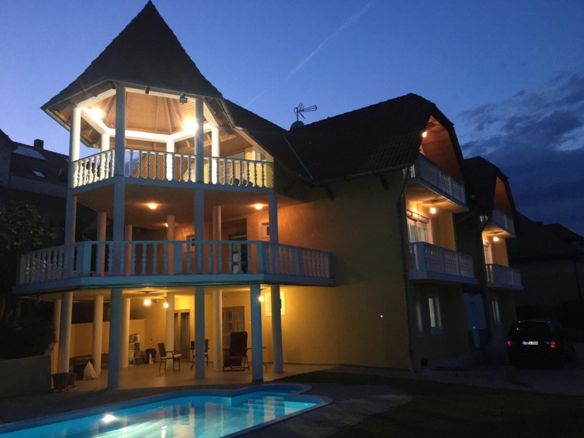 Villa Laar Heviz Bagian luar foto
