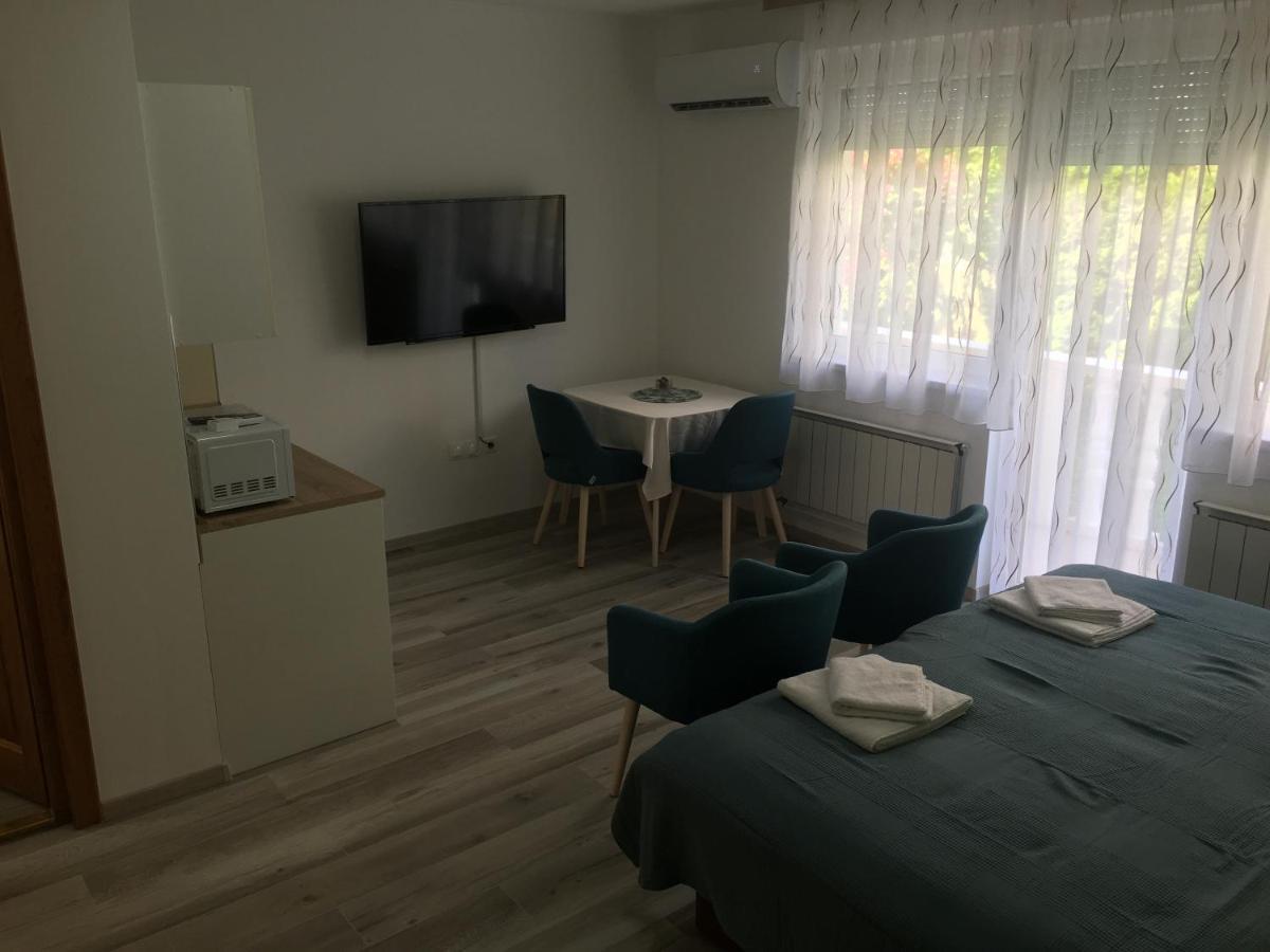 Villa Laar Heviz Bagian luar foto