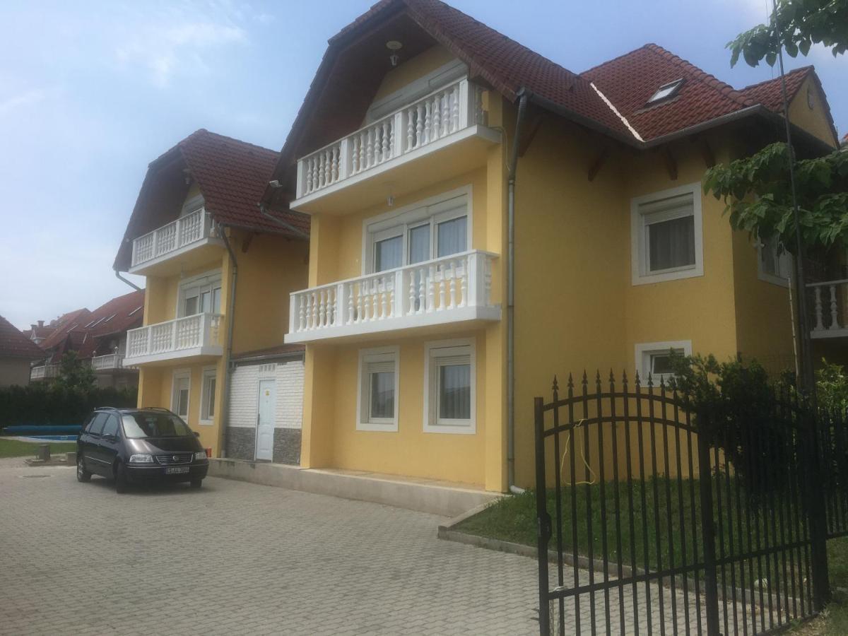 Villa Laar Heviz Bagian luar foto
