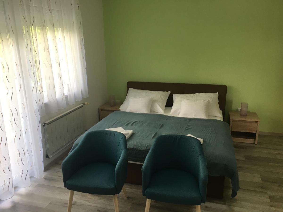 Villa Laar Heviz Bagian luar foto