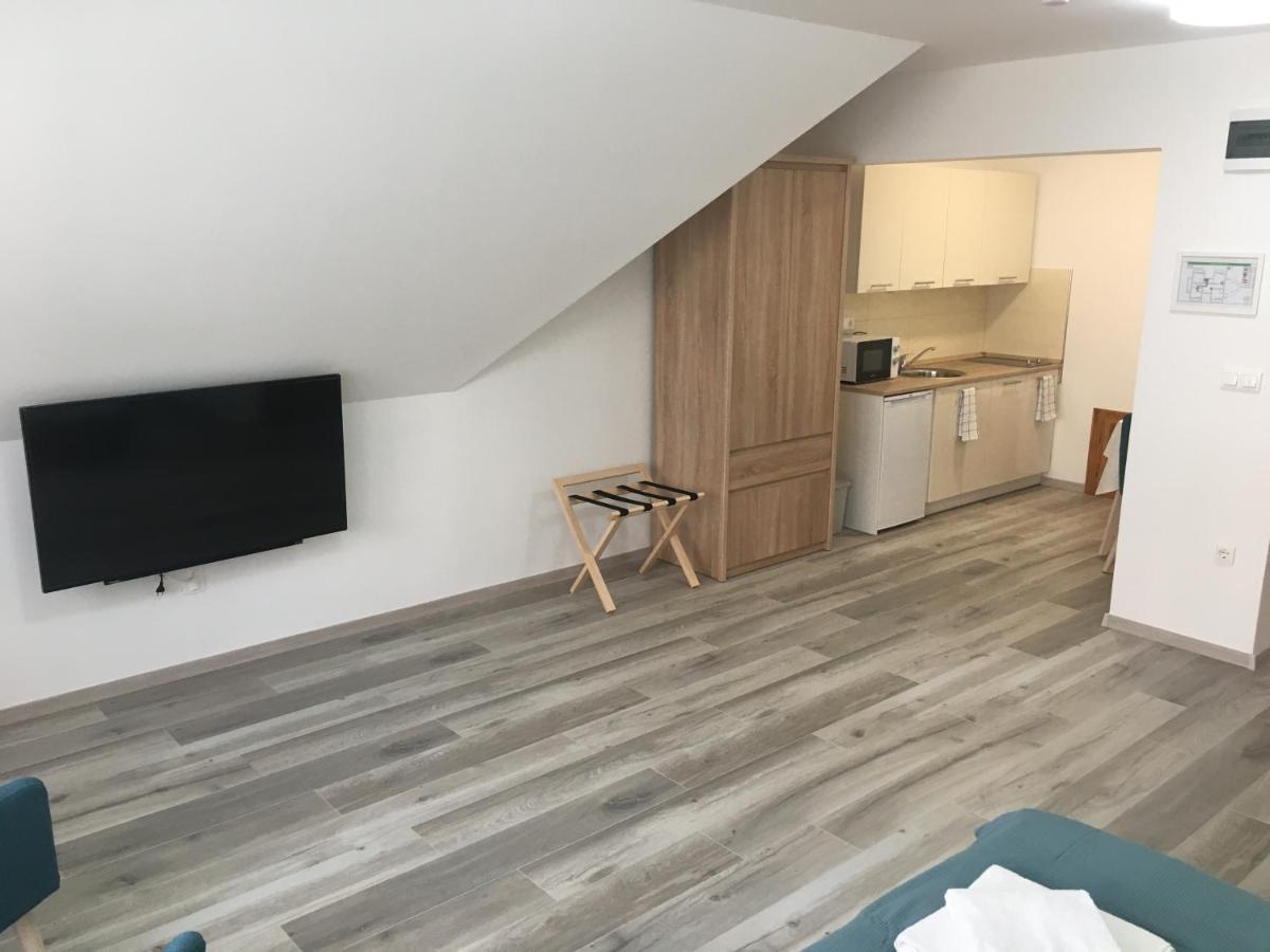 Villa Laar Heviz Bagian luar foto