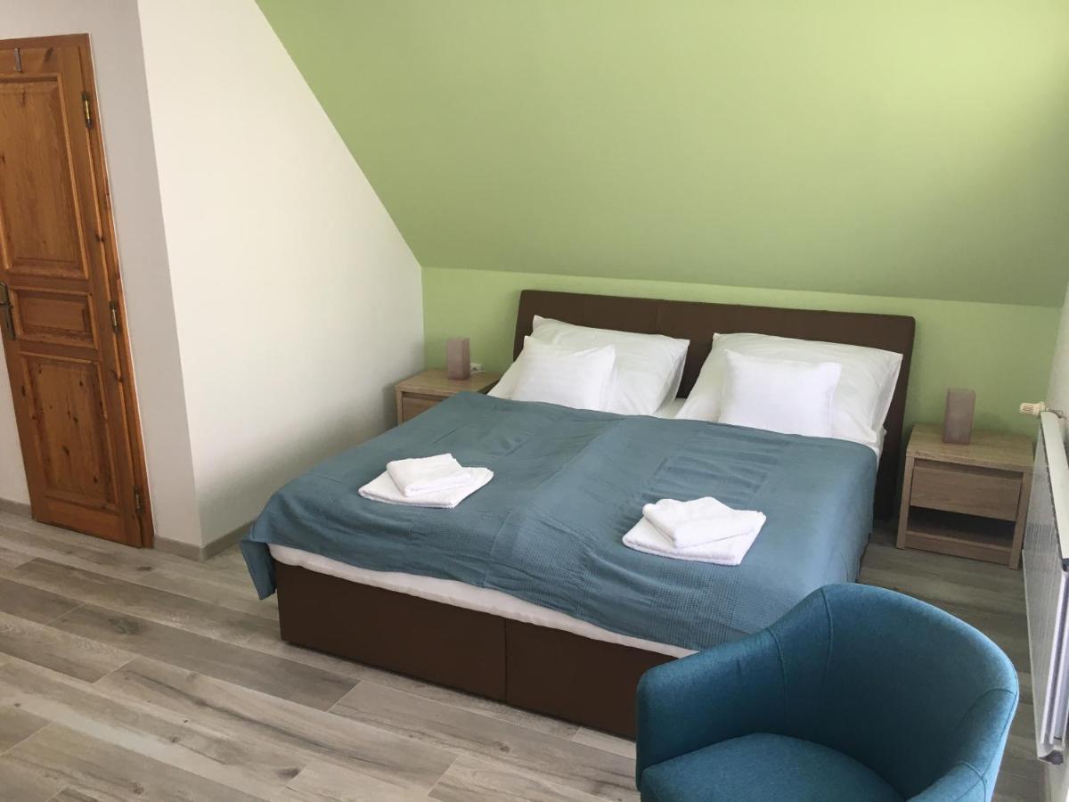Villa Laar Heviz Bagian luar foto