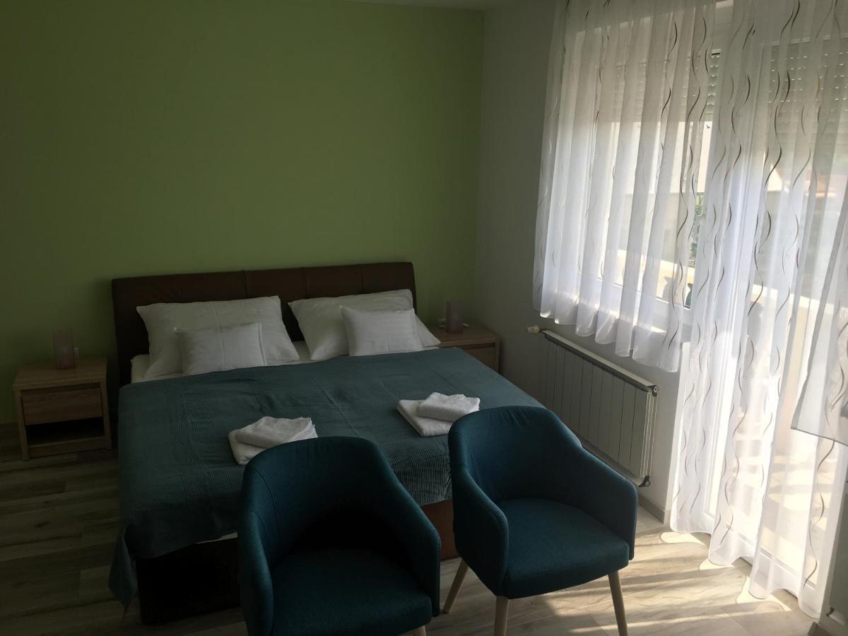 Villa Laar Heviz Bagian luar foto