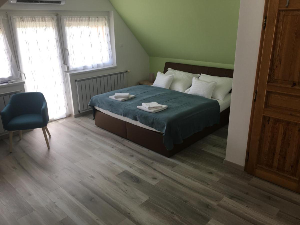 Villa Laar Heviz Bagian luar foto