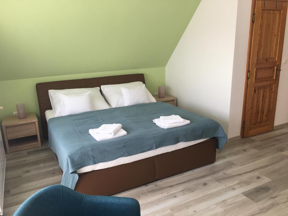 Villa Laar Heviz Bagian luar foto