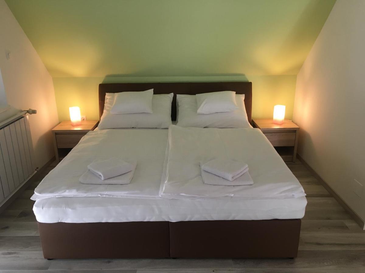 Villa Laar Heviz Bagian luar foto